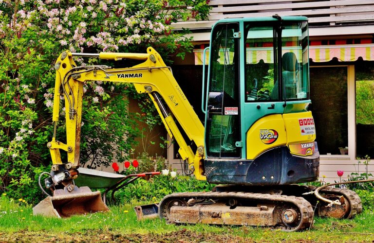 excavator, garden, gardening-2482943.jpg